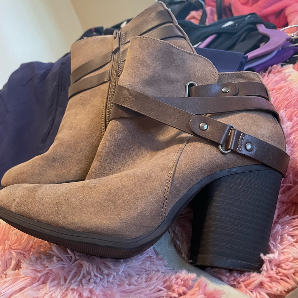 Torrid Taupe Strappy Booties Sz 7W